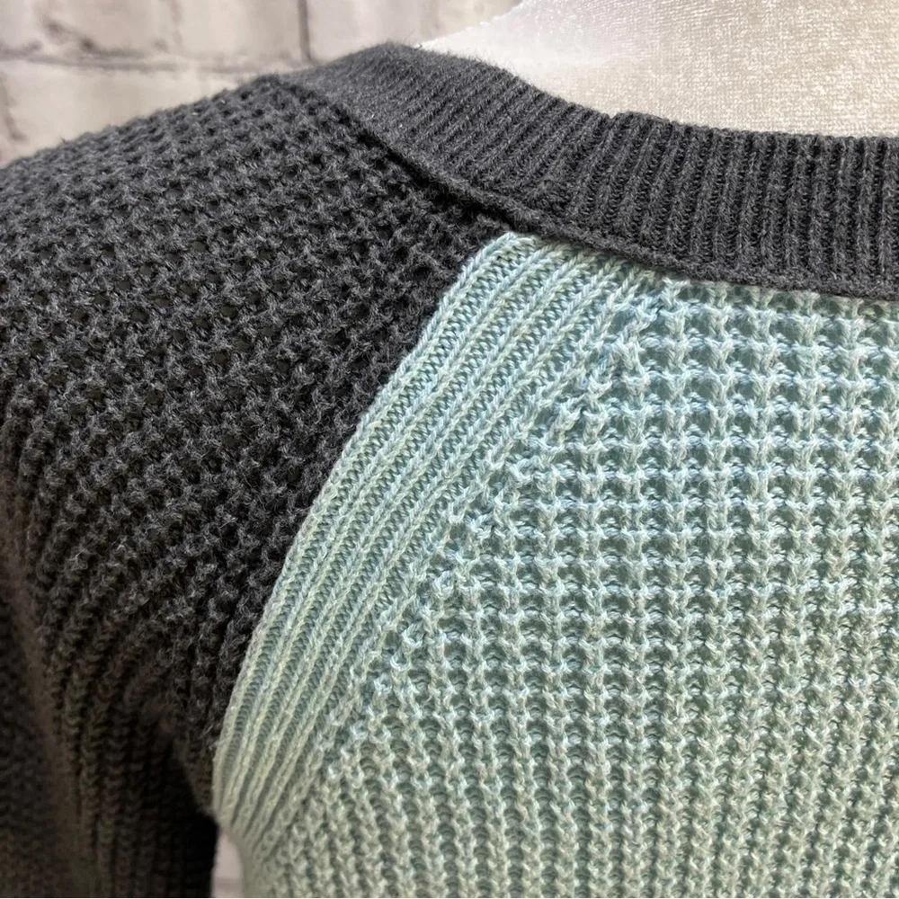AMERICAN EAGLE Waffle Knit Raglan Pullover Sweater Blue/Gray S